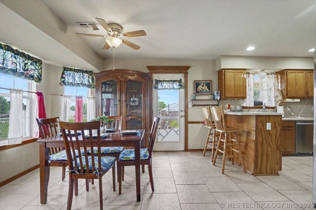 2652 Chute Drive, Oologah, OK 74053
