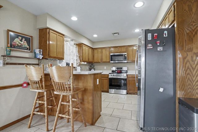 2652 Chute Drive, Oologah, OK 74053