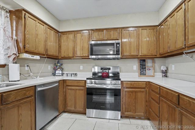 2652 Chute Drive, Oologah, OK 74053