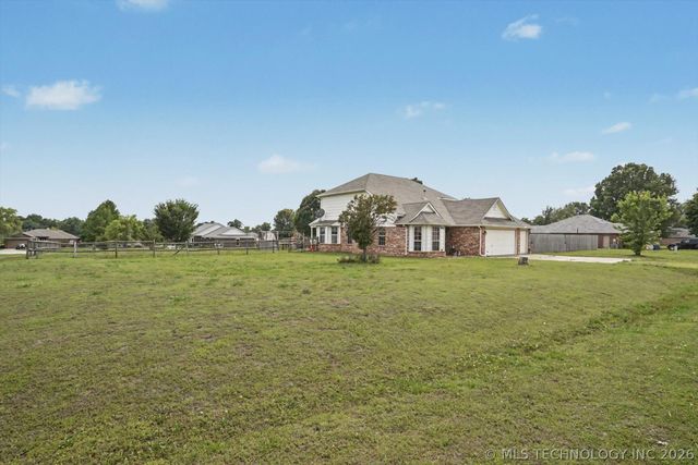 2652 Chute Drive, Oologah, OK 74053