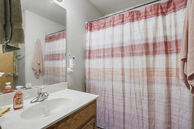 2652 Chute Drive, Oologah, OK 74053
