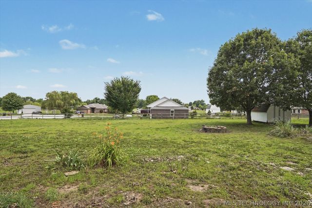 2652 Chute Drive, Oologah, OK 74053