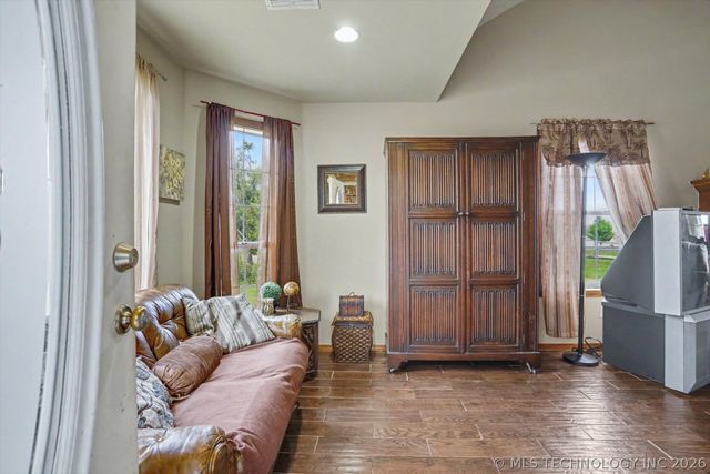 2652 Chute Drive, Oologah, OK 74053