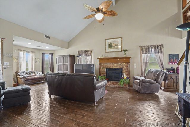 2652 Chute Drive, Oologah, OK 74053
