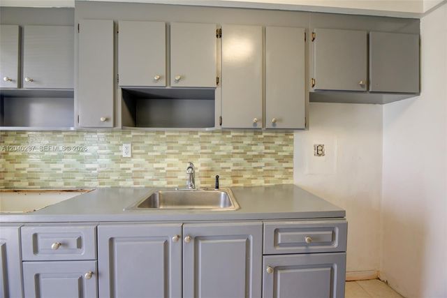 1450 NE 170th Street 115, North Miami Beach, FL 33162
