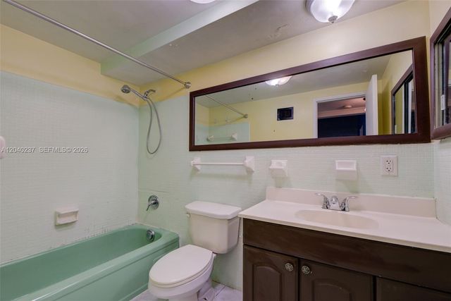 1450 NE 170th Street 115, North Miami Beach, FL 33162