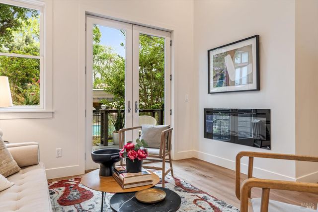 532 Grove St, Healdsburg, CA 95448