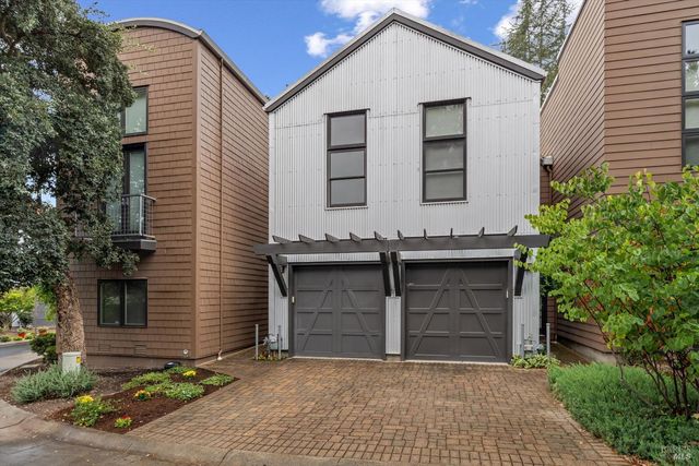 532 Grove St, Healdsburg, CA 95448