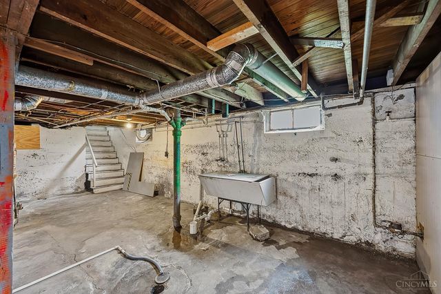 1800 Winona Drive, Middletown, OH 45042