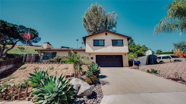 12433 Gay Rio Dr, Lakeside, CA 92040