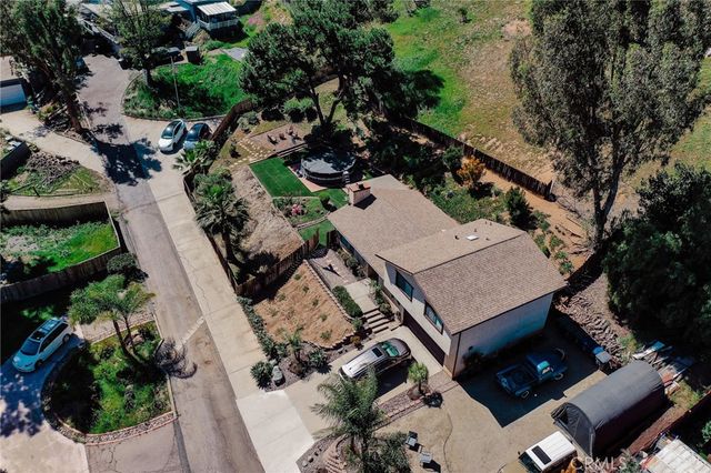 12433 Gay Rio Dr, Lakeside, CA 92040