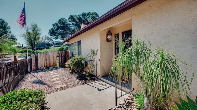 12433 Gay Rio Dr, Lakeside, CA 92040