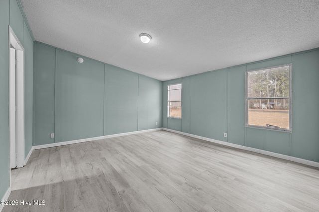 1056 E Wards Bridge Road, Kenansville, NC 28349
