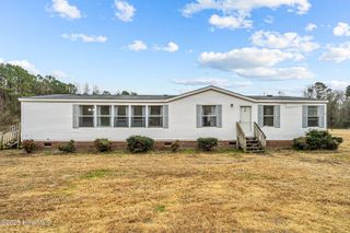 1056 E Wards Bridge Road, Kenansville, NC 28349