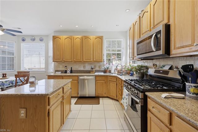 820 Amberline DR, Chesapeake, VA 23322