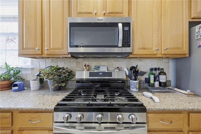 820 Amberline DR, Chesapeake, VA 23322