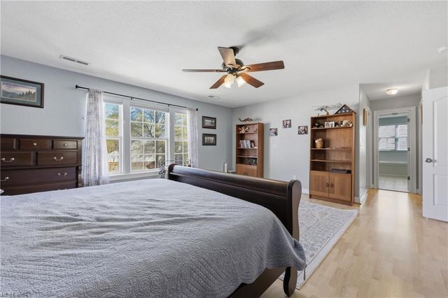 820 Amberline DR, Chesapeake, VA 23322