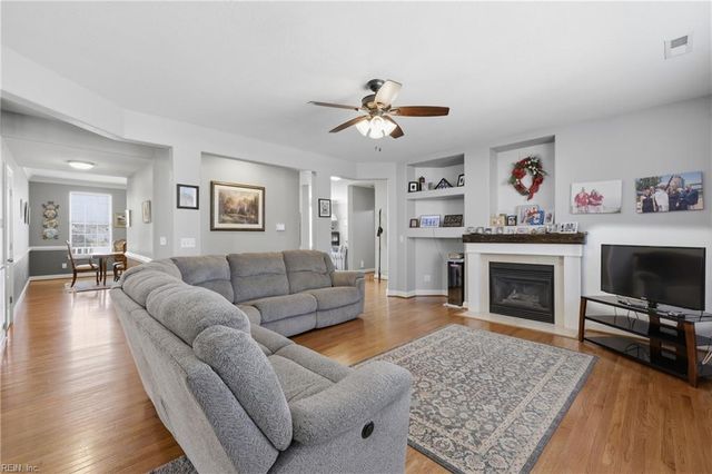 820 Amberline DR, Chesapeake, VA 23322