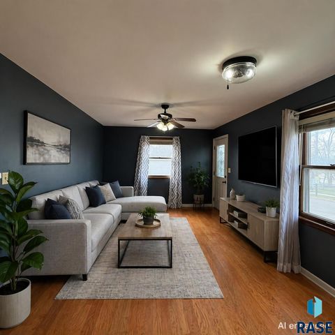 2205 W 15th St Street, Sioux Falls, SD 57104