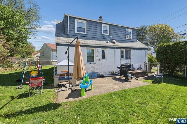 58 Sussex Road, Bergenfield, NJ 07621