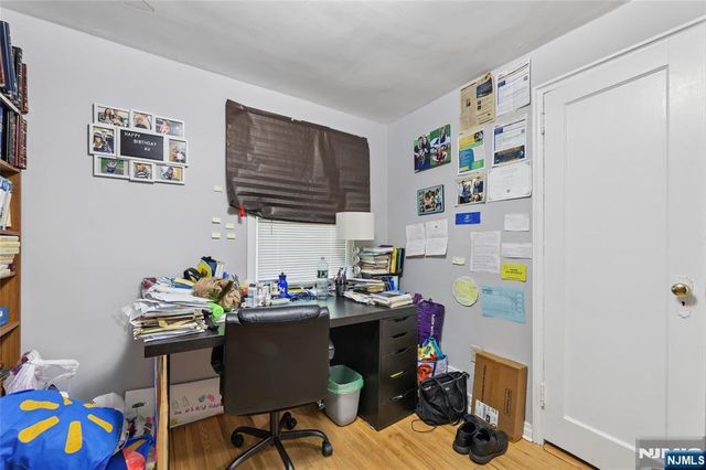 58 Sussex Road, Bergenfield, NJ 07621