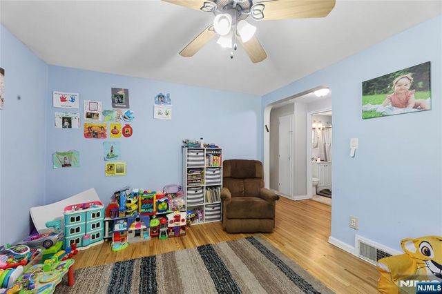 58 Sussex Road, Bergenfield, NJ 07621