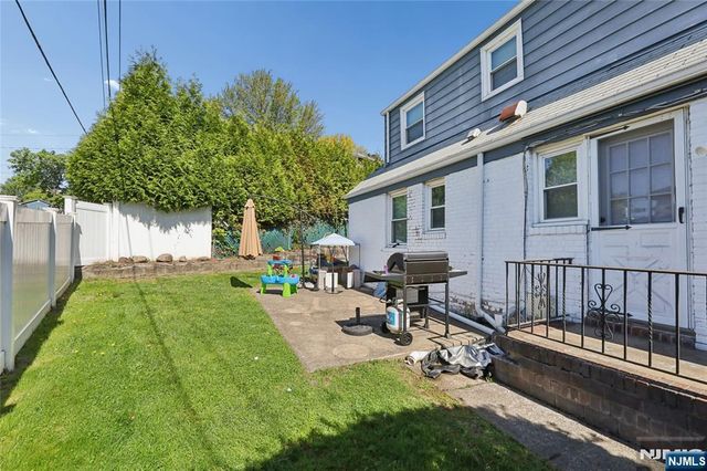 58 Sussex Road, Bergenfield, NJ 07621