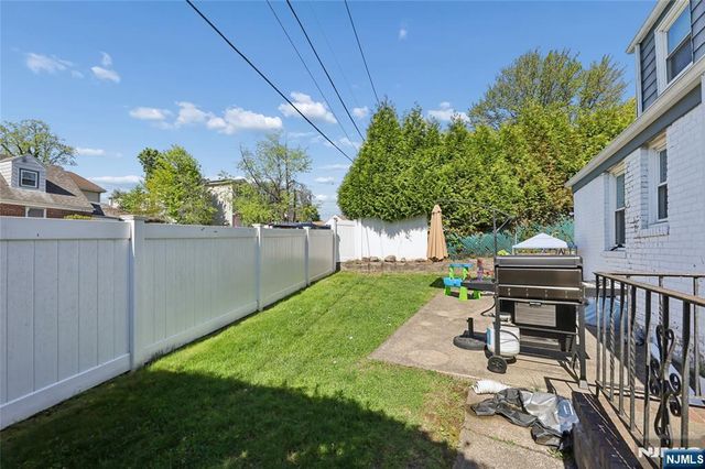 58 Sussex Road, Bergenfield, NJ 07621