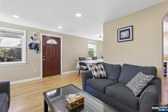 58 Sussex Road, Bergenfield, NJ 07621