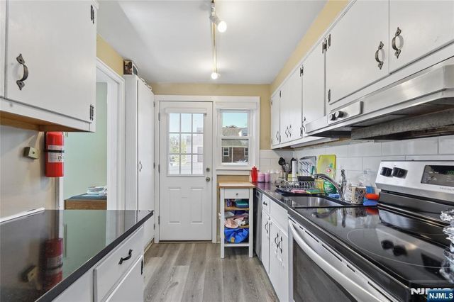 58 Sussex Road, Bergenfield, NJ 07621