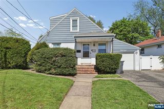 58 Sussex Road, Bergenfield, NJ 07621
