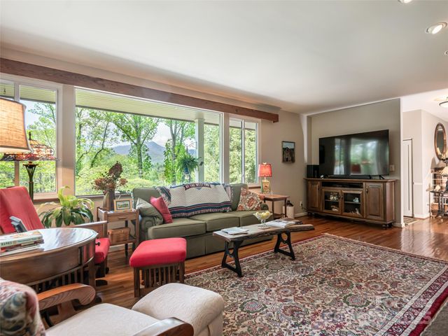 165 Country Club Drive, Waynesville, NC 28786