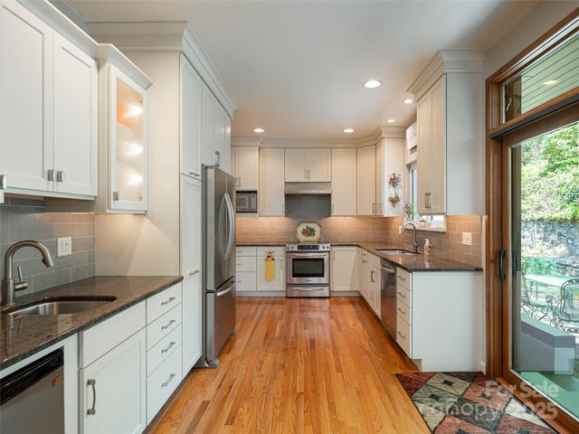 165 Country Club Drive, Waynesville, NC 28786