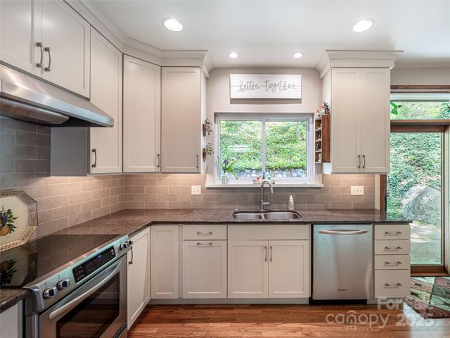 165 Country Club Drive, Waynesville, NC 28786