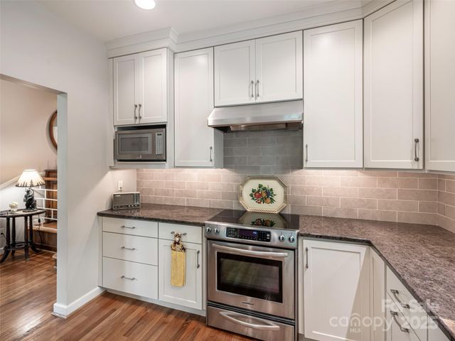 165 Country Club Drive, Waynesville, NC 28786