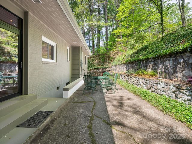 165 Country Club Drive, Waynesville, NC 28786