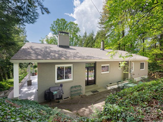 165 Country Club Drive, Waynesville, NC 28786