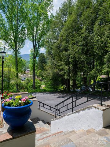 165 Country Club Drive, Waynesville, NC 28786