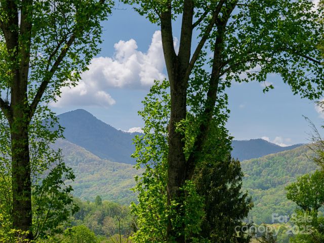 165 Country Club Drive, Waynesville, NC 28786