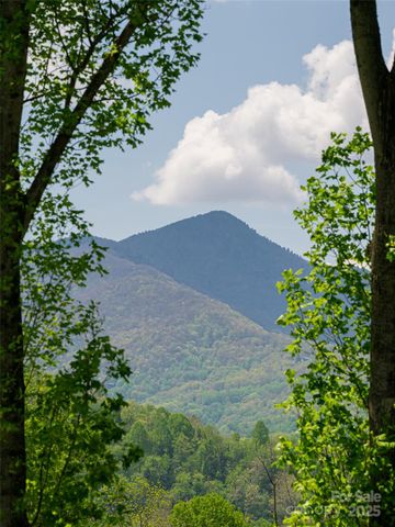 165 Country Club Drive, Waynesville, NC 28786