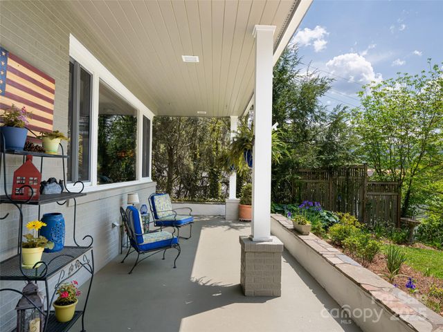 165 Country Club Drive, Waynesville, NC 28786