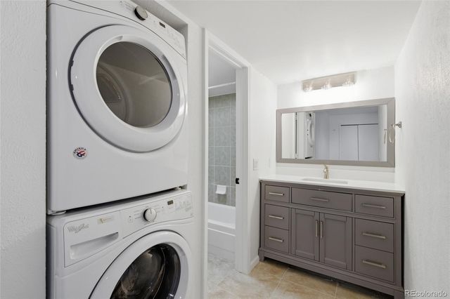 7665 E Eastman Avenue 202B, Denver, CO 80231