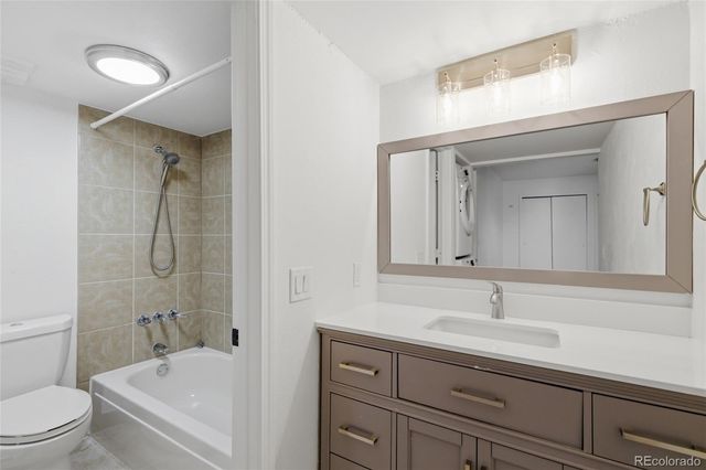 7665 E Eastman Avenue 202B, Denver, CO 80231