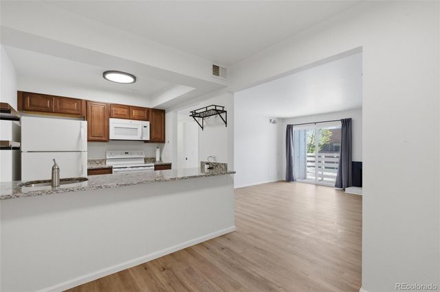 7665 E Eastman Avenue 202B, Denver, CO 80231