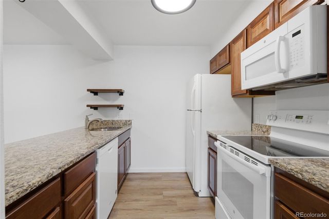 7665 E Eastman Avenue 202B, Denver, CO 80231