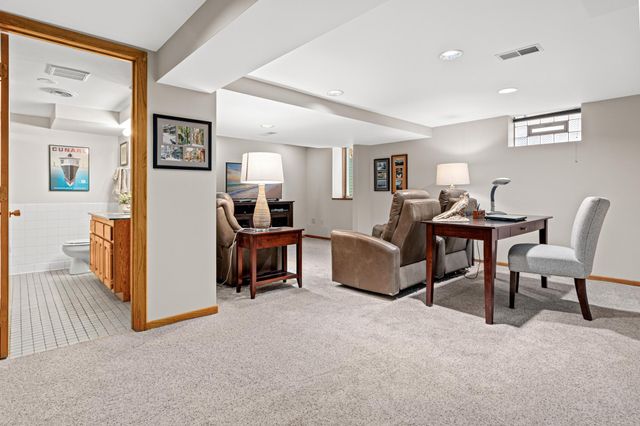 1898 Pinehurst Avenue, Saint Paul, MN 55116