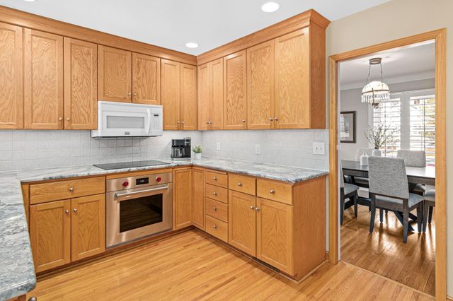 1898 Pinehurst Avenue, Saint Paul, MN 55116