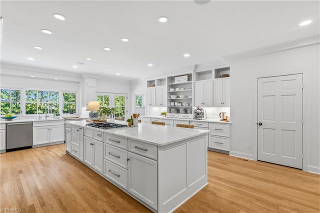 306 Meadowbrook Terrace, Greensboro, NC 27408