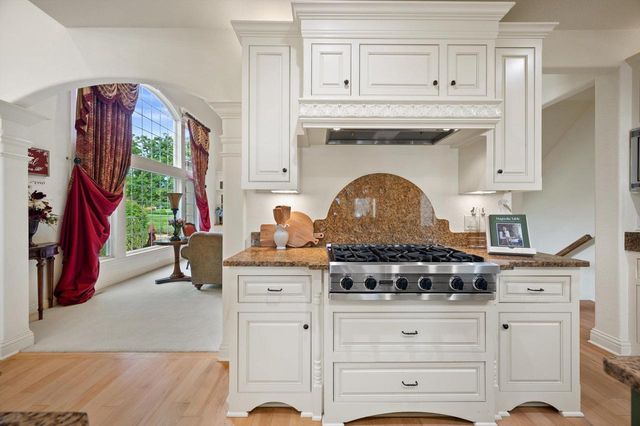 264 Steeple Point CIRCLE, Delafield, WI 53018