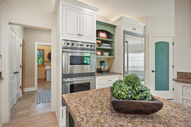 264 Steeple Point CIRCLE, Delafield, WI 53018